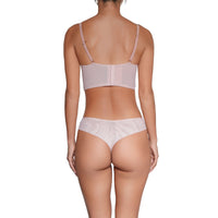 Huit - Élise Bustier